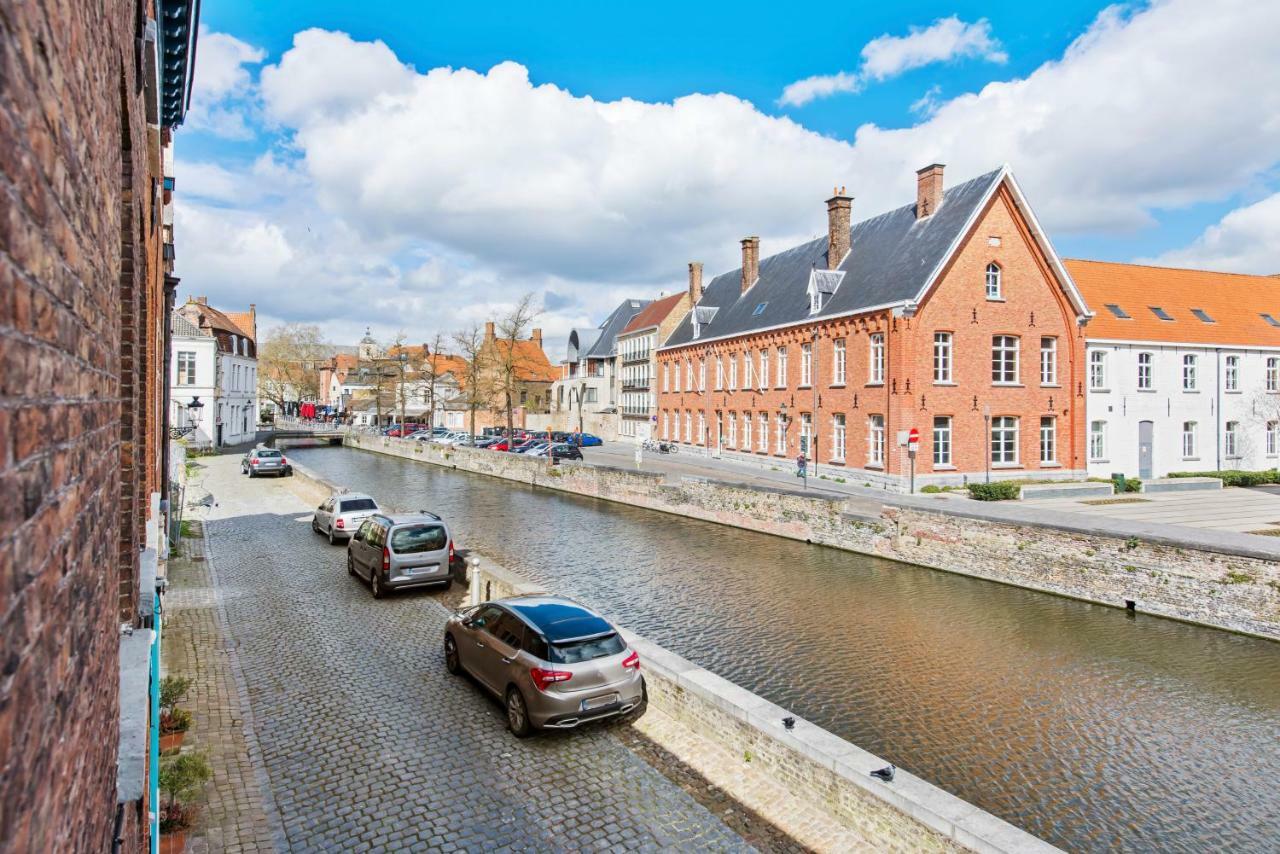 Charming Place Along The Canals In Bruges Apartment Bagian luar foto